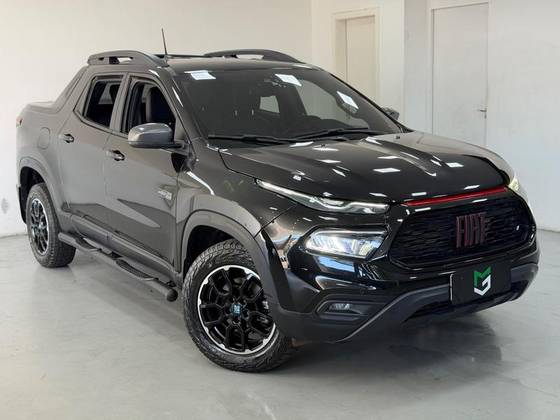 FIAT TORO 2.0 16V TURBO DIESEL ULTRA 4WD AT9 FIAT TORO 2.0 16V TURBO DIESEL ULTRA 4WD AT9